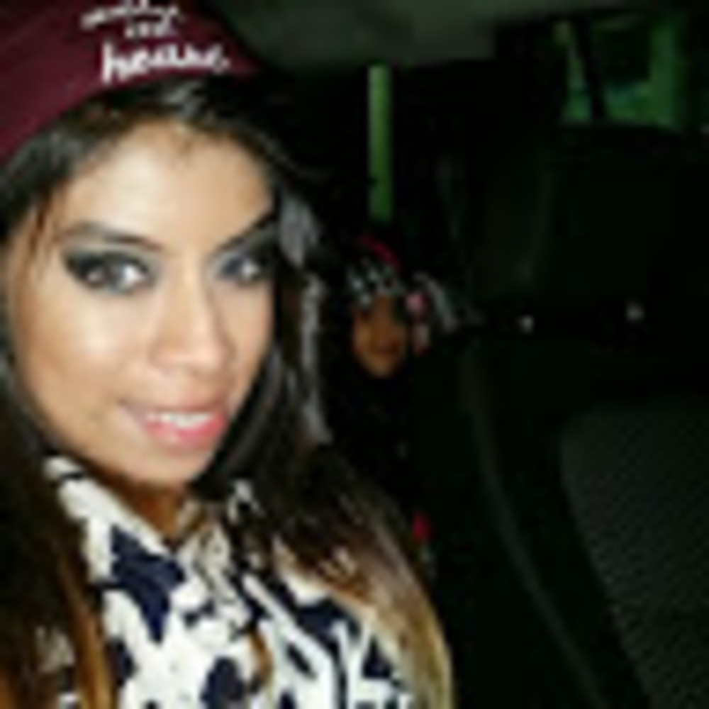 Meet your Posher, Yesenia